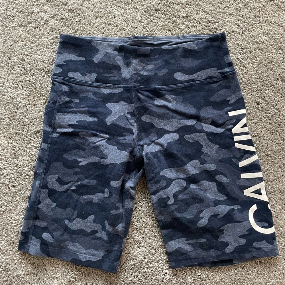 Calvin Klein Camo Biker shorts